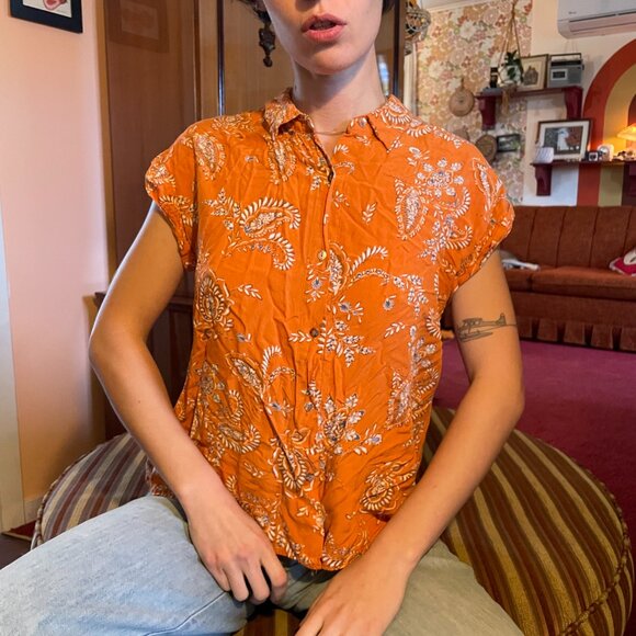 SOFT Orange floral print button up shirt with half sleeves! - Picture 7 of 13